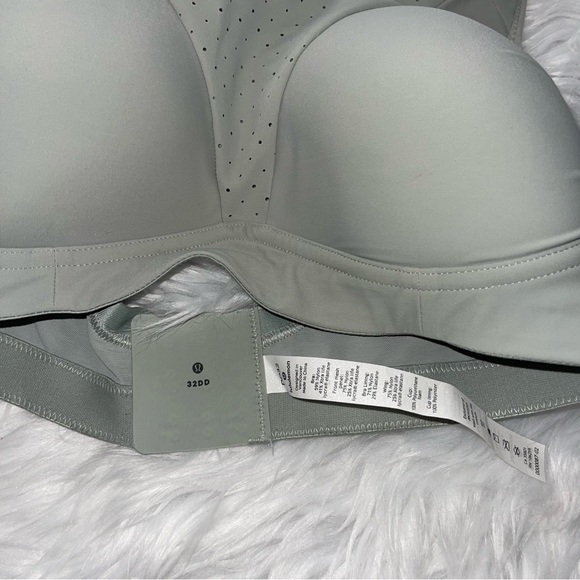 Lululemon mint green Run times sports bra. - Picture 4 of 5